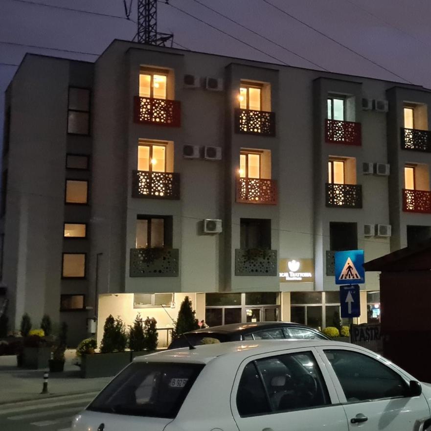 Albert Hotel Roşu Esterno foto