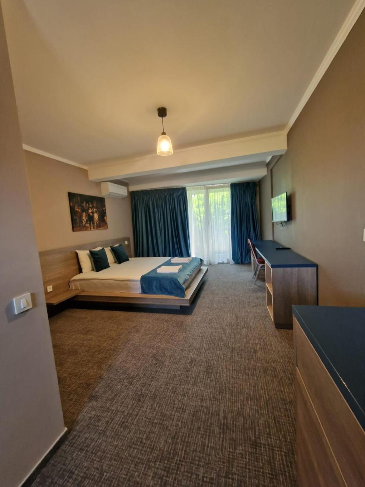 Albert Hotel Roşu Esterno foto