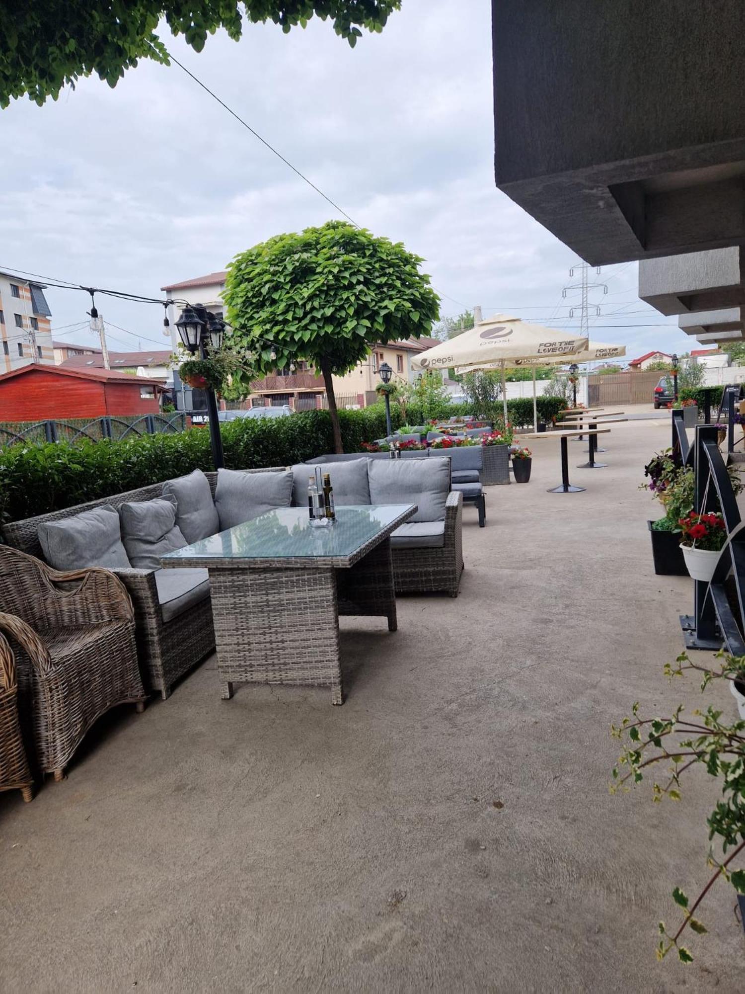 Albert Hotel Roşu Esterno foto