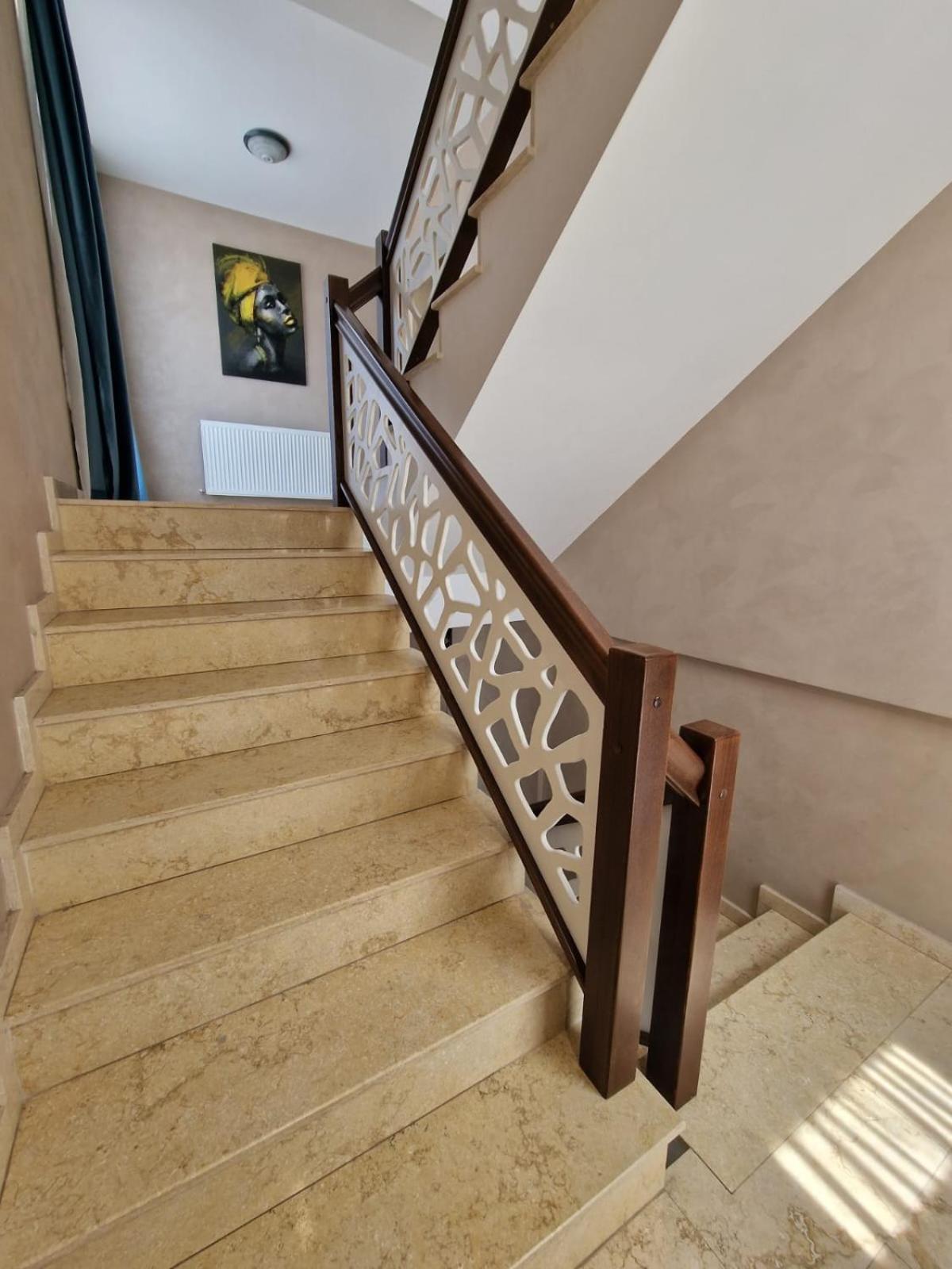 Albert Hotel Roşu Esterno foto